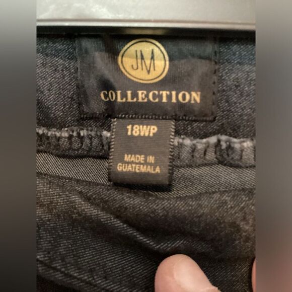 JM Collection - Women’s Plus Dark Navy Denim Look Cropped Pants - Picture 5 of 5